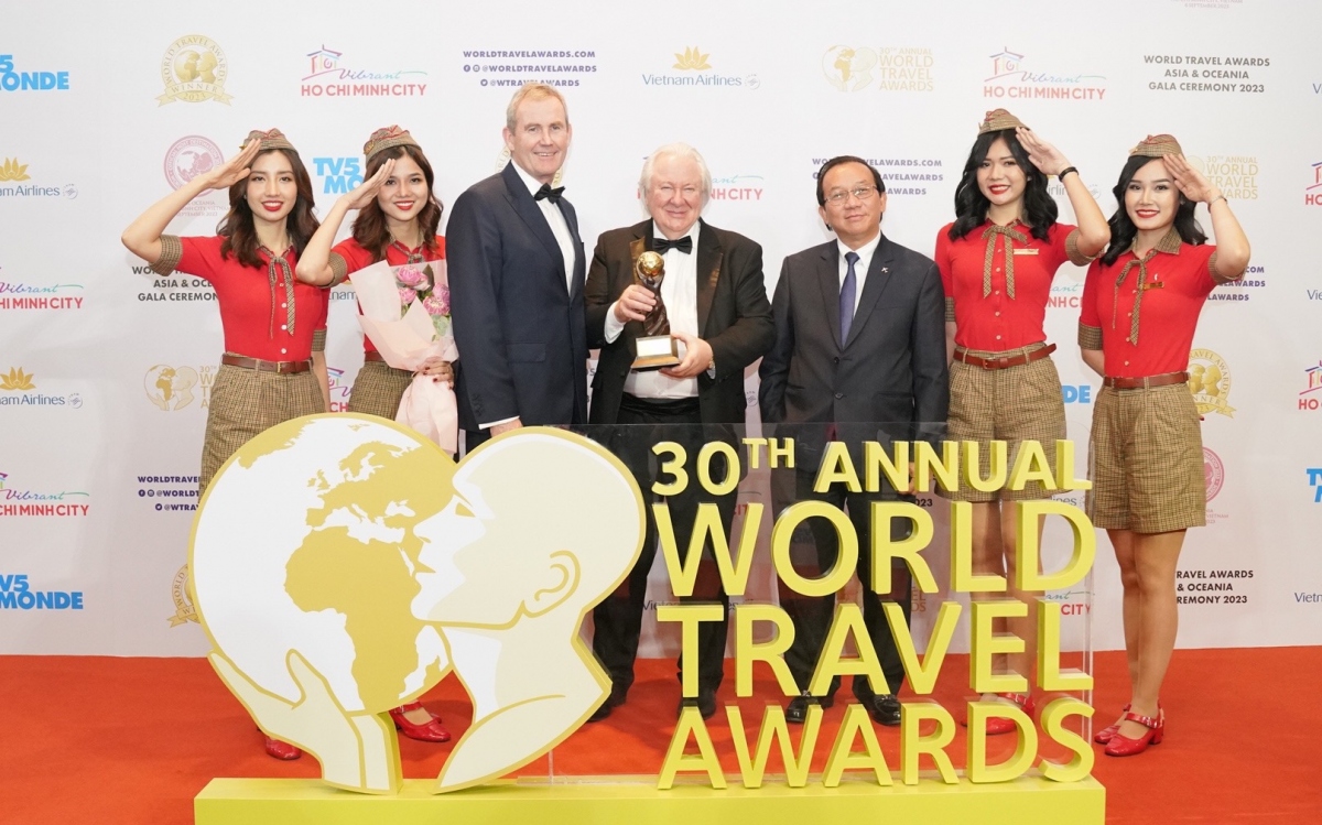 Vietjet nhận giải thưởng danh tiếng World Travel Awards về dịch vụ khách hàng